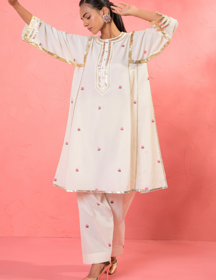 Lotus-Blush-Set-E_0dd00db2-9faf-45c6-a99d-9a51aeb05cc8.png