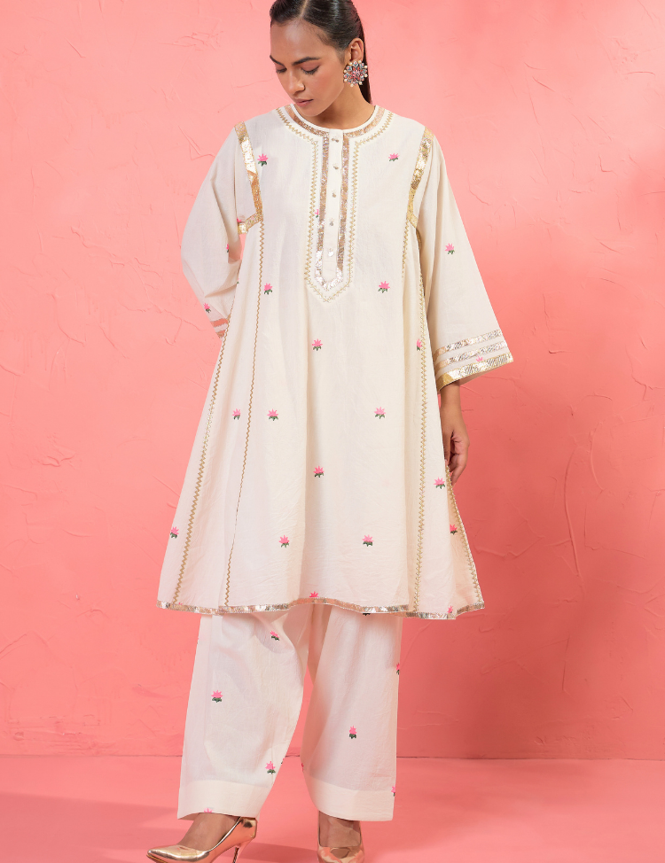 Lotus-Blush-Set-F_5baf05f6-bca5-4a63-a6bb-768611d8f112.png