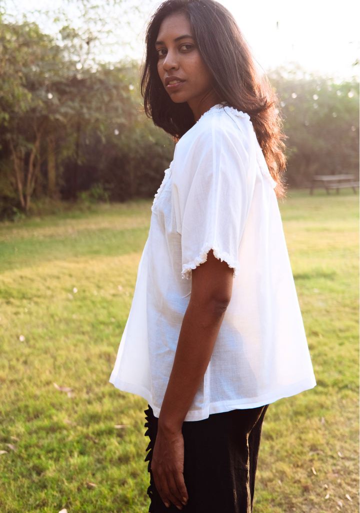 Luna Bib Top