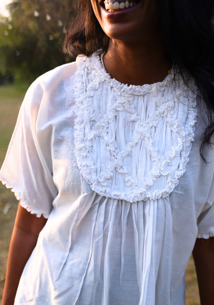 Luna Bib Top