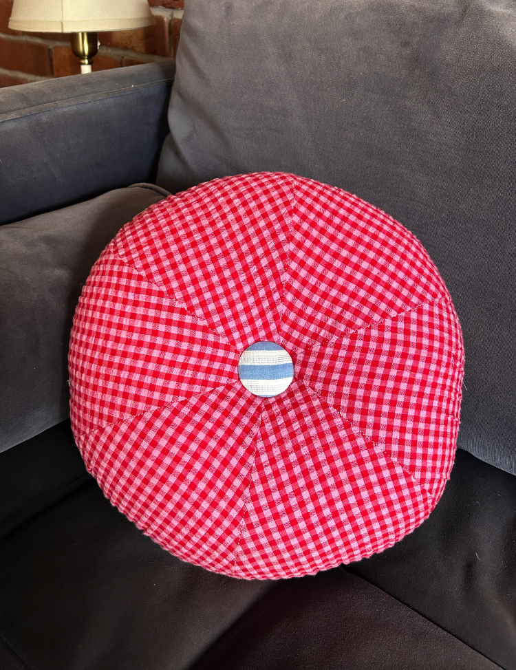 Macaron-Cushion-A.png