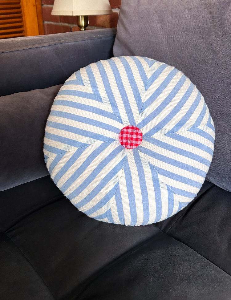 Macaron-Cushion-C.png