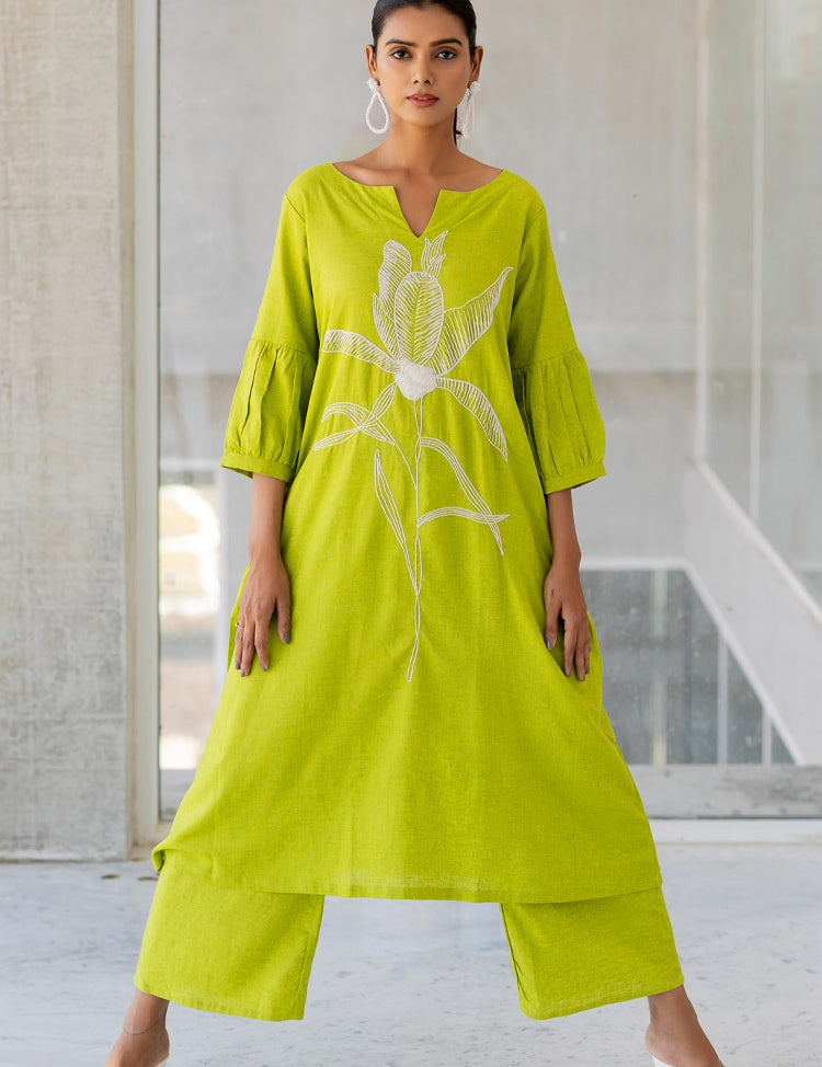 Matcha-Bloom-Kurta-Set-G_4943fe75-835b-4a11-bf4c-a8a5ee0e332d.jpg