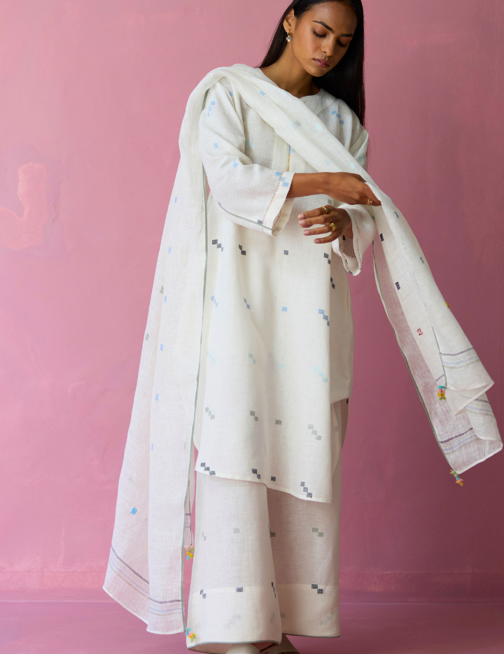 Mila-Hand-Embroidered-Dupatta-F.png
