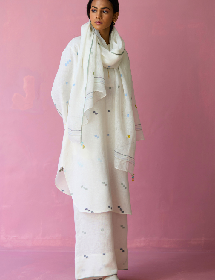 Mila-Hand-Embroidered-Dupatta-X.png