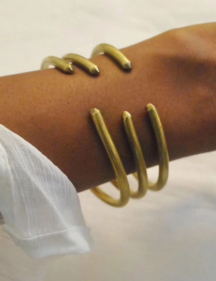 MinimalBangle-Cuff-B.png