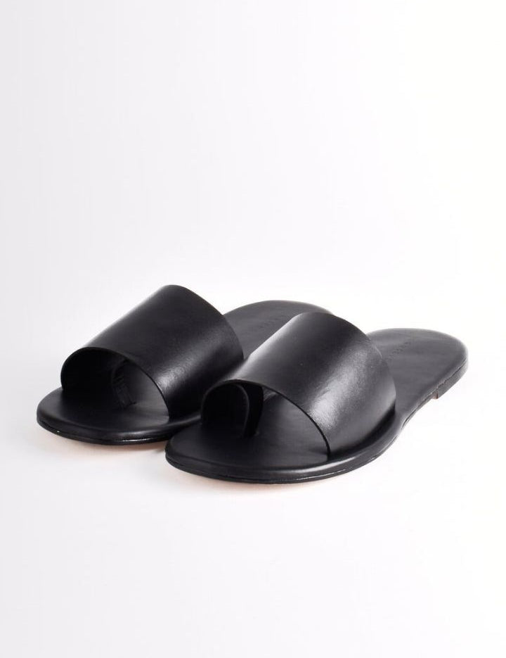 Mono-Strap-Womens-Chappals-BlackB.jpg