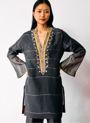 Naar Embroidered Kurta