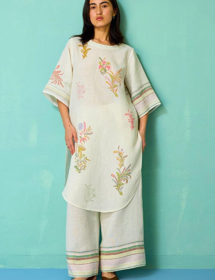 Nami-Curved-Hem-Kurta-B_ba981d33-d209-4aa8-b5af-7ee77a6e7de4.png