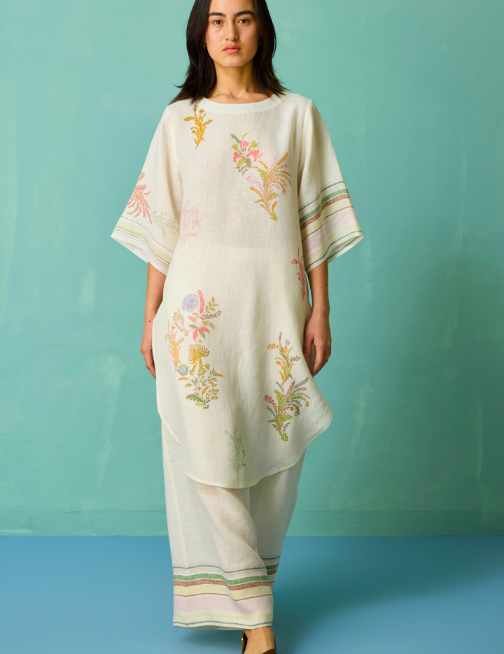 Nami-Curved-Hem-Kurta-S_64839666-b9bb-4015-92f9-320b0d2a5549.png