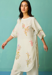 Nami Curved Hem Kurta