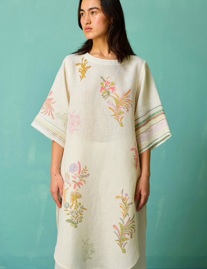 Nami-Curved-Hem-Kurta-V_c7a8ade7-7dcb-498e-88bc-4bfc0ec73e2d.png