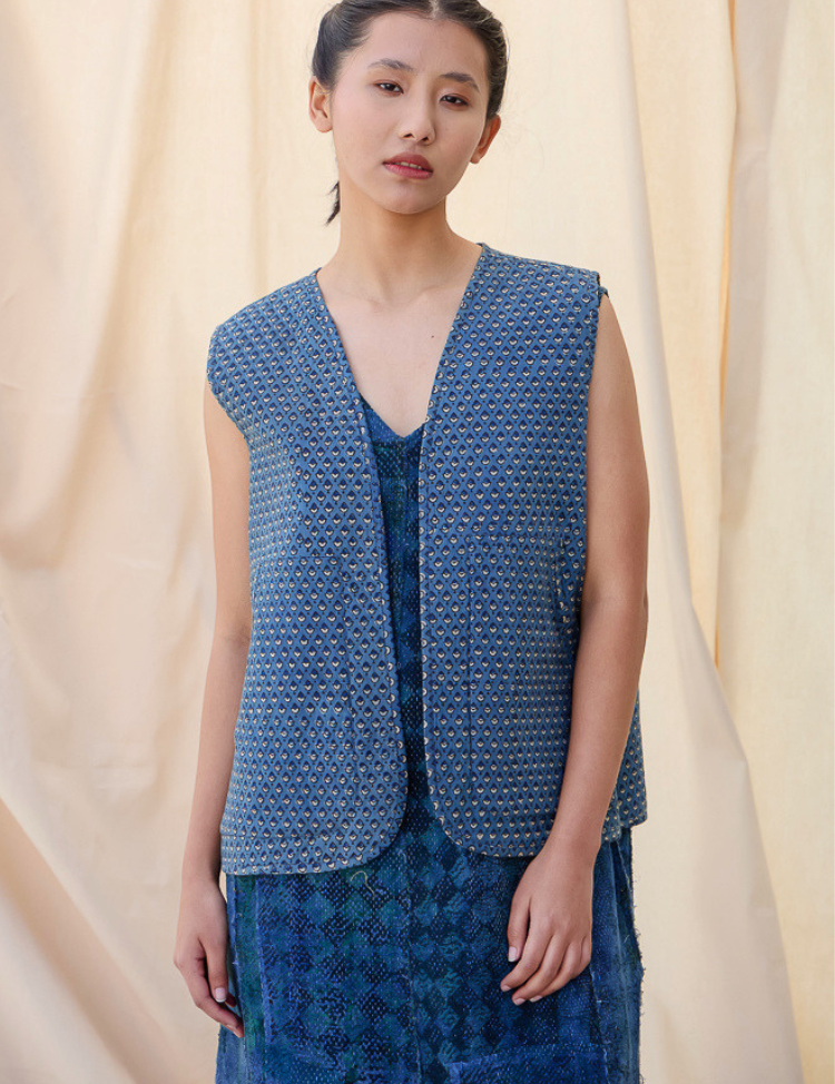 Naz-Vest-A.png