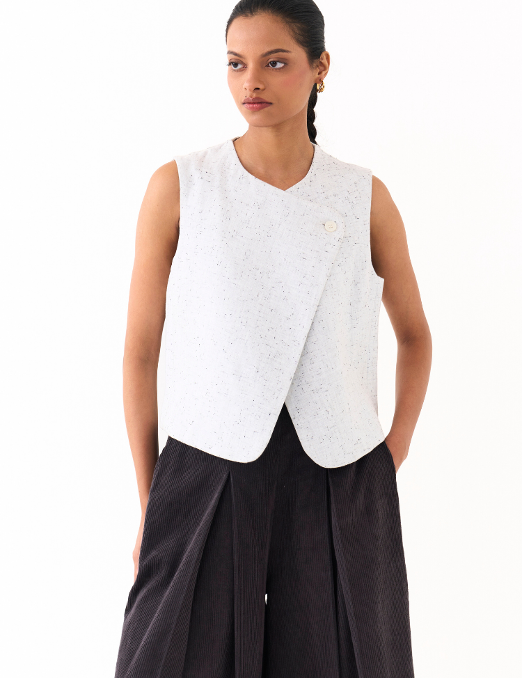 Overlap-Vest-Off-White-D.png