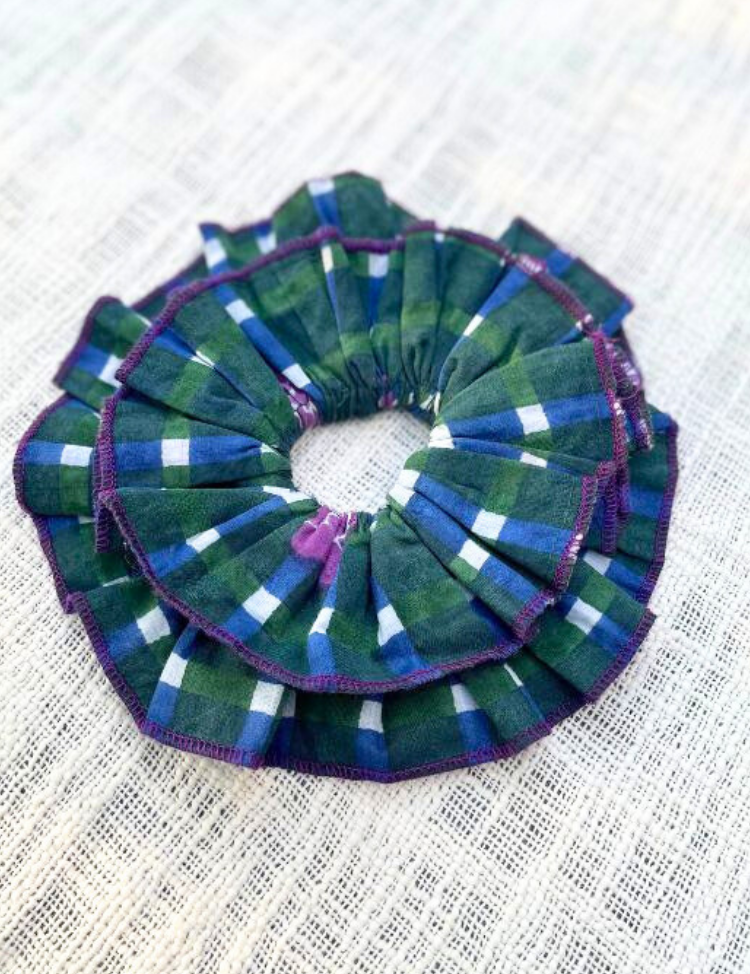 Pakhi-Scrunchie-A.png