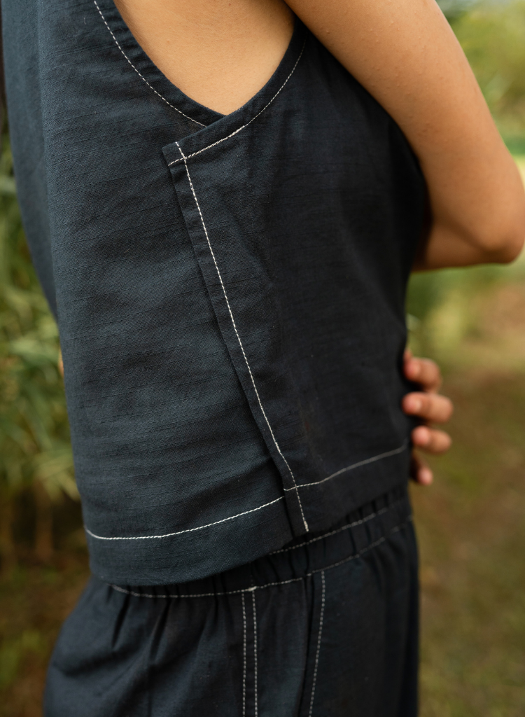 Pinecone Black Crop Set