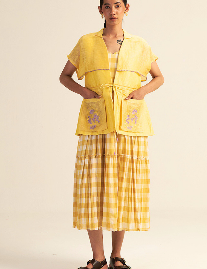 Quite-Bloom-Set-Butter-Yellow-B_4f519f5a-1cd3-4af4-bccd-cbddcab88f30.png