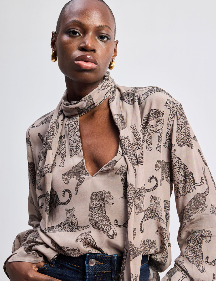 Relaxed-Fit-Top-with-Front-tie-in-Animal-Print-A.png