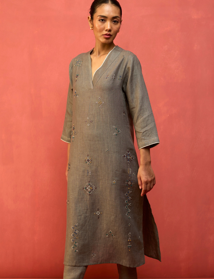Rena-Hand-Embroidered-Kurta-E_b19a83ee-9257-439e-9e7a-c7b815f27013.png