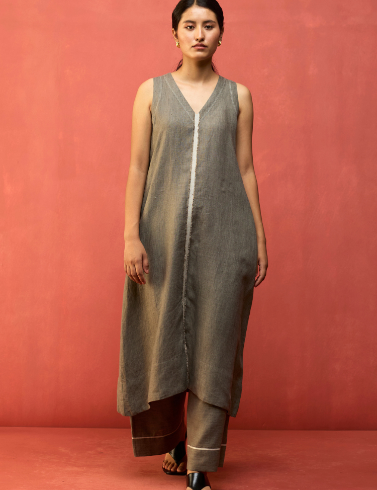 Rohe-Sleeveless-Tunic-Z_51df65d4-db24-4422-a4fe-b5eb8bb260f3.png