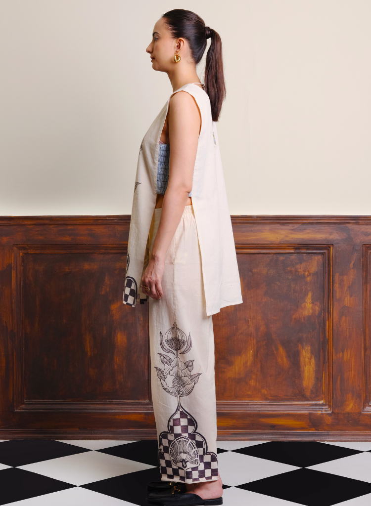 Scribbled in Threads Top