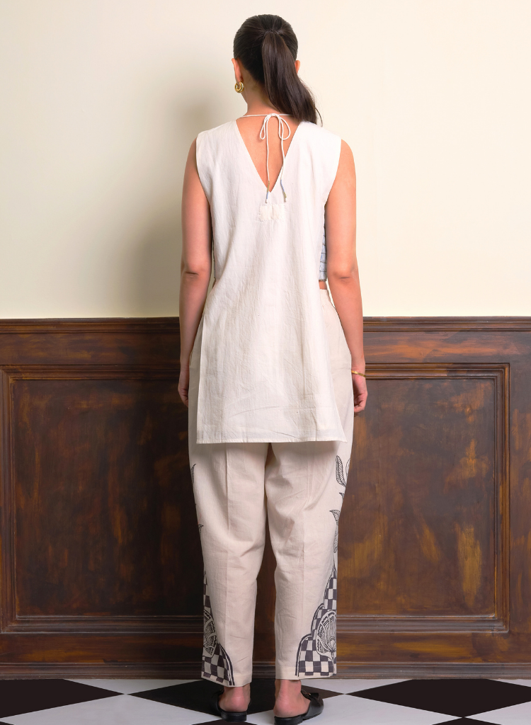 Scribbled in Threads Top