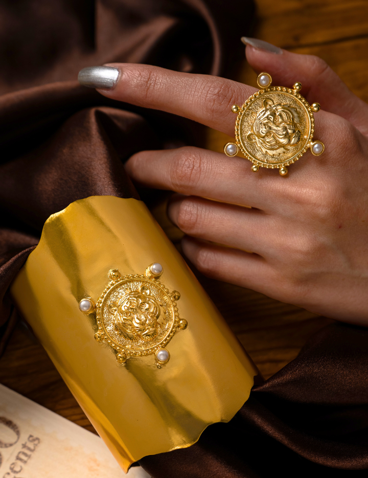 Shera-Bracelet-A_e7f621b1-8a6f-4950-8fb8-966027f5b167.png