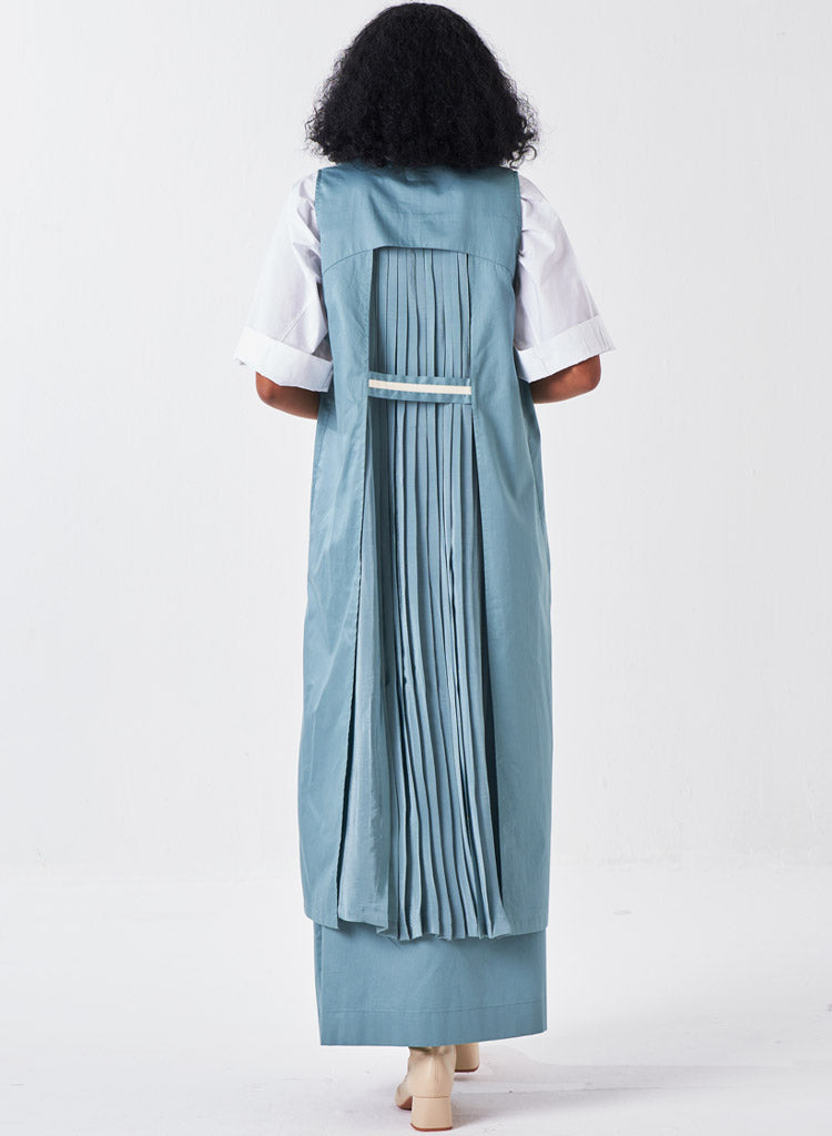 Sleeveless Back Pleat Jacket