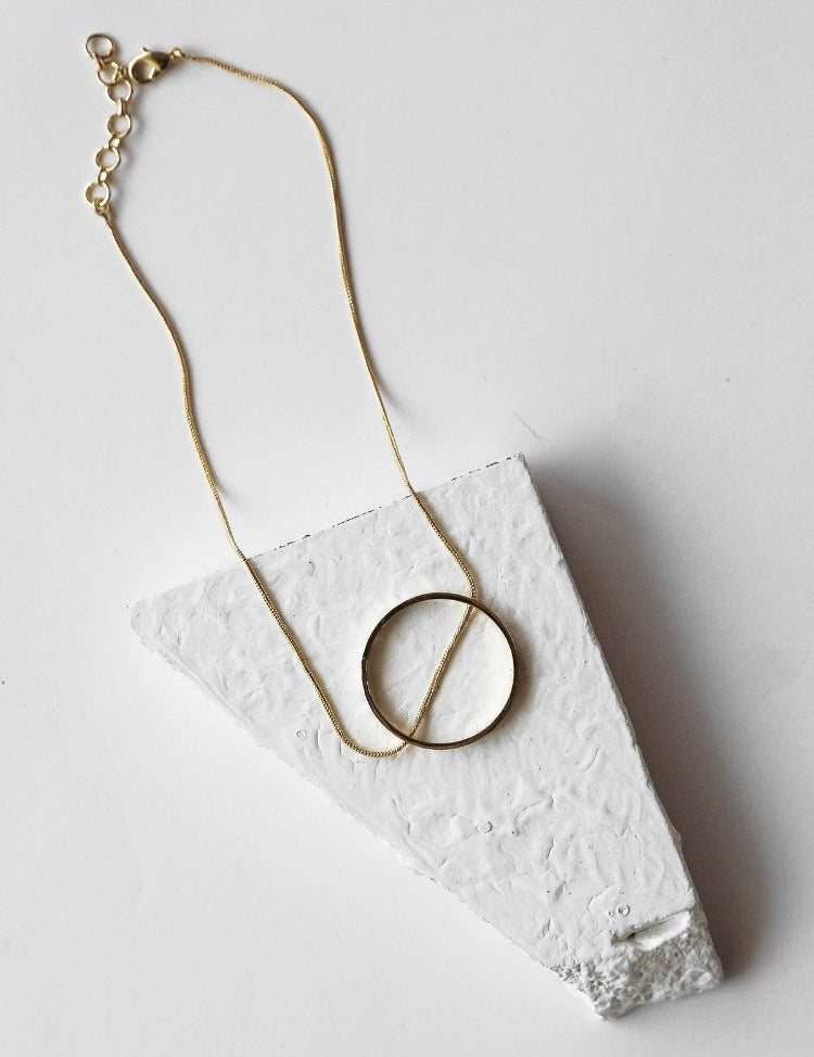 Slit-A-Circle-Necklace-Gold-A.jpg