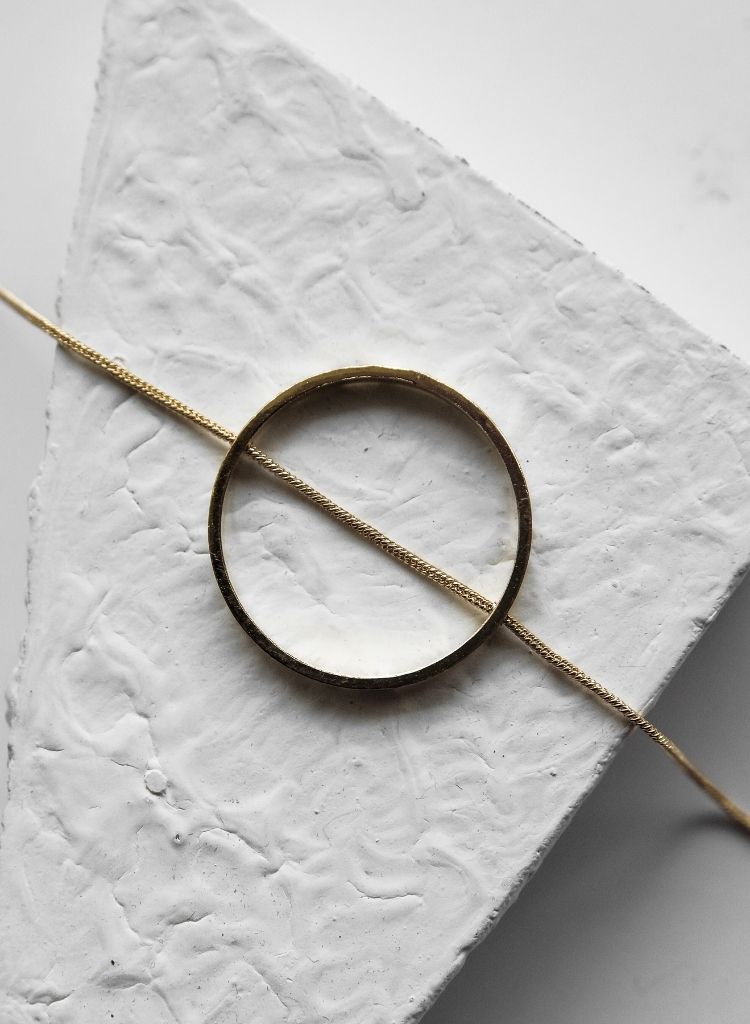 Slit A Circle Necklace RTS