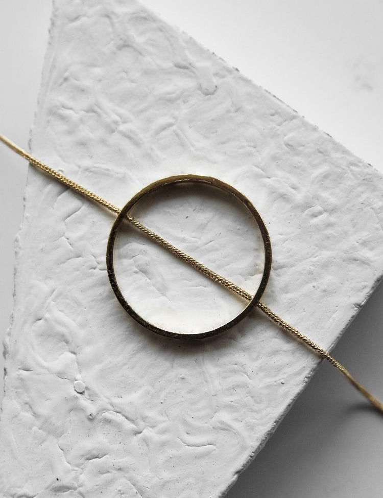 Slit-A-Circle-Necklace-Gold-B_bf218532-7c37-4adc-a554-0ed27607b43a.jpg