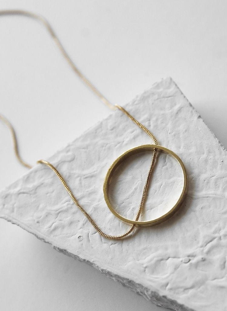 Slit A Circle Necklace RTS