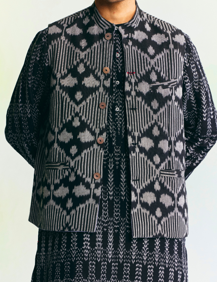 Static-Band-Collar-Wasitcoat-C.png