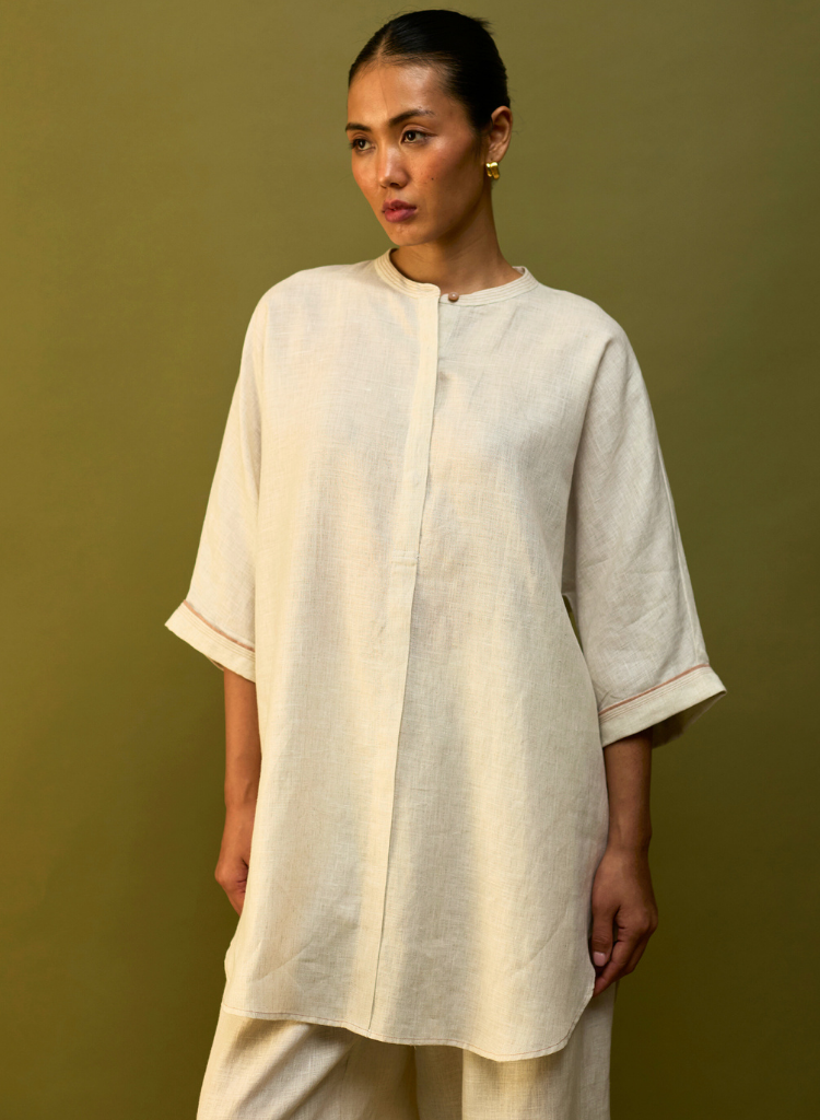 Sumire Curved Hem Top