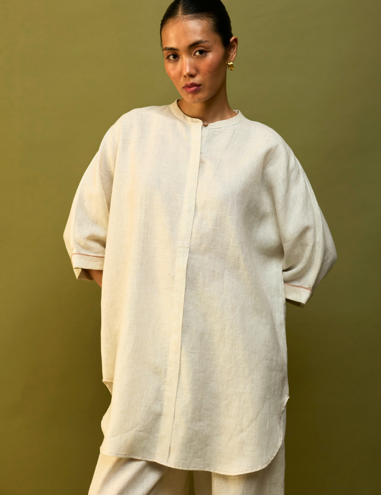 Sumire Curved Hem Top