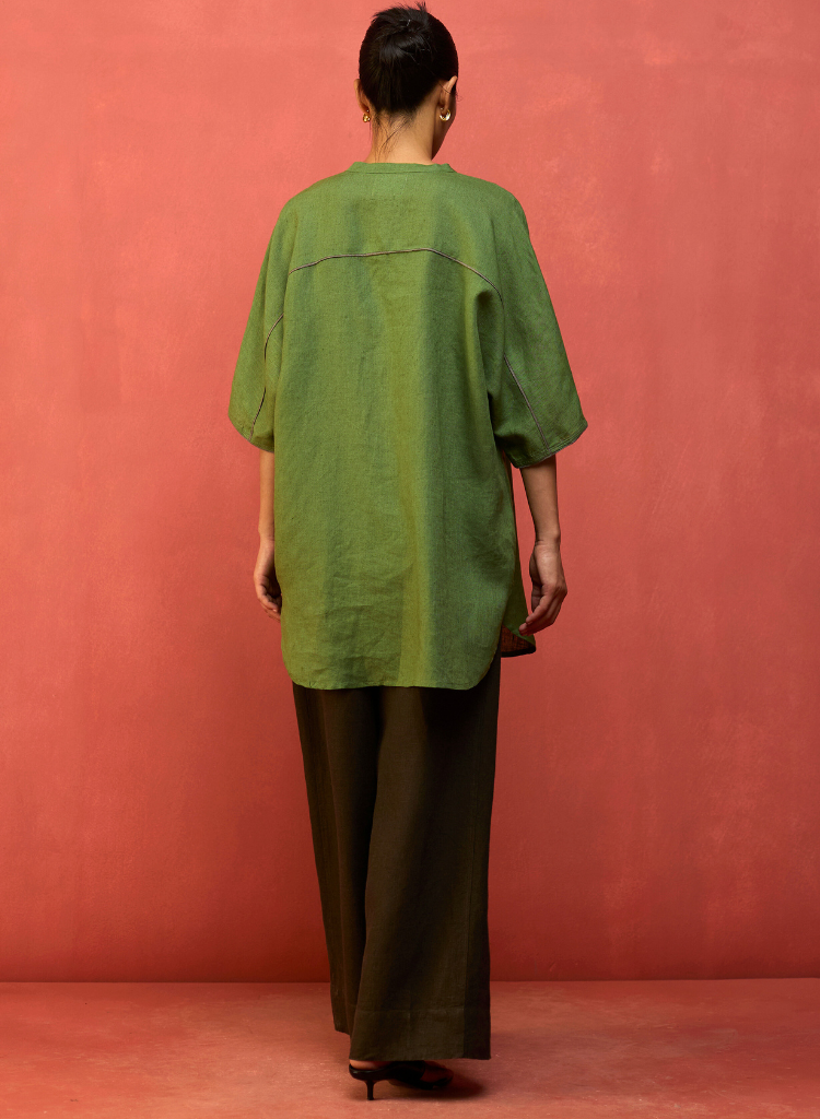 Sumire Curved Hem Top