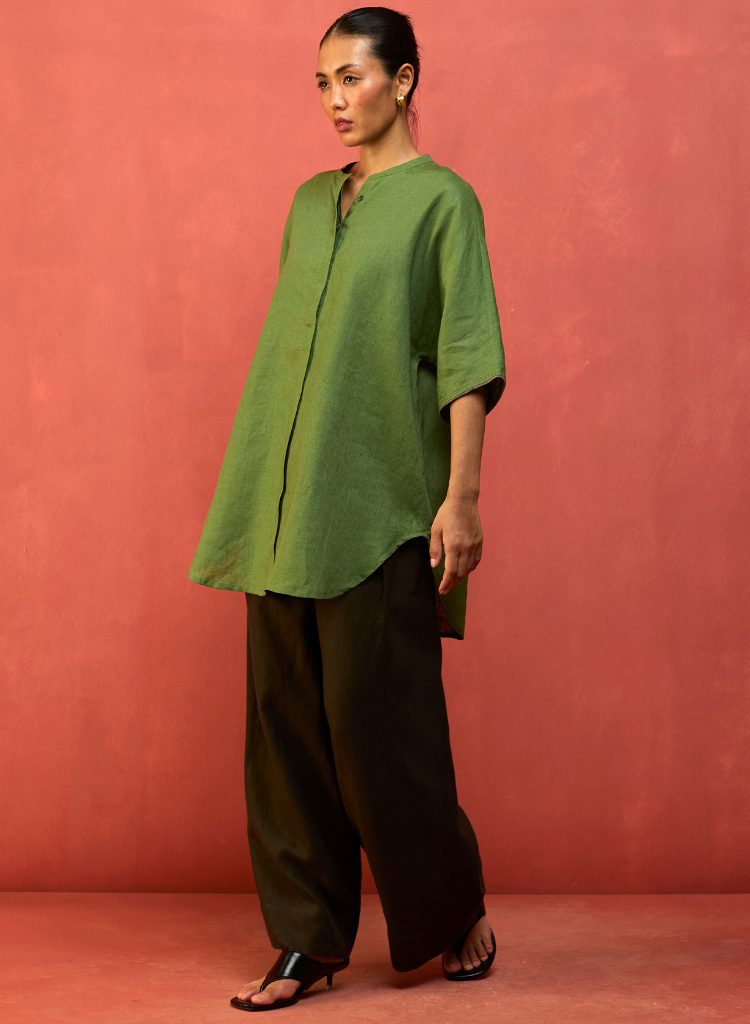 Sumire Curved Hem Top