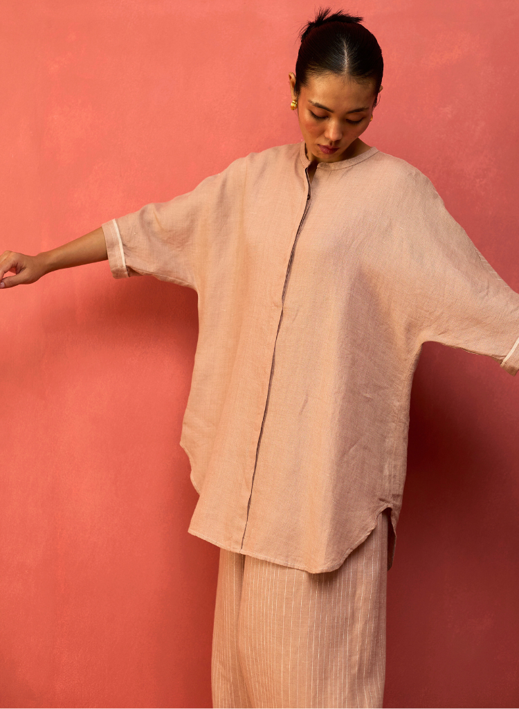 Sumire Curved Hem Top