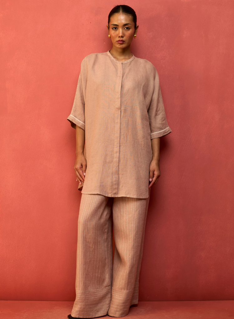 Sumire Curved Hem Top