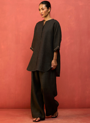 Sumire Curved Hem Top