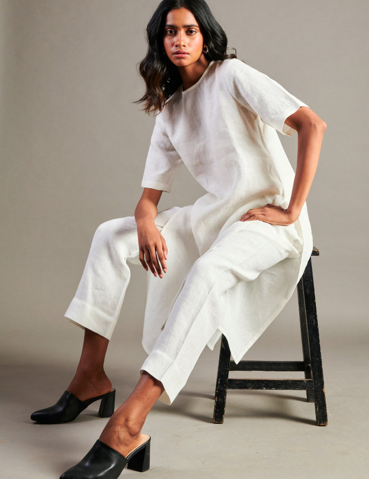 Taj-Half-Sleeves-Kurta-Set-3-D.png
