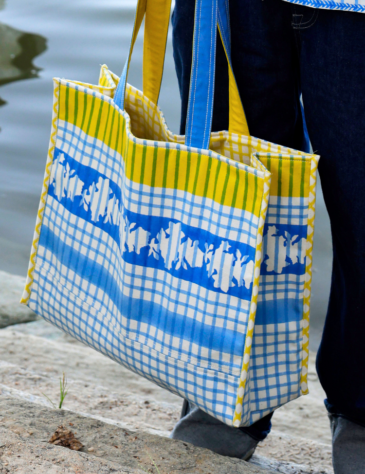 Tote-Bag-Blue-Checks-B.png
