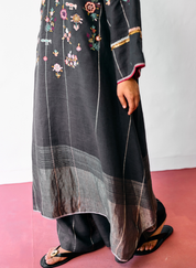 Ura Embroidered Kurta