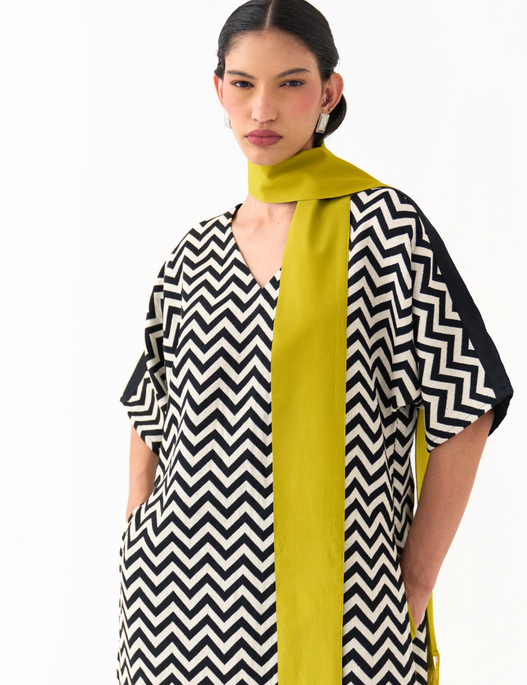 V-Neck-Kaftan-Set-Chevron-B.png