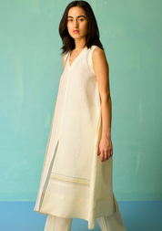 Vanya Border Kurta