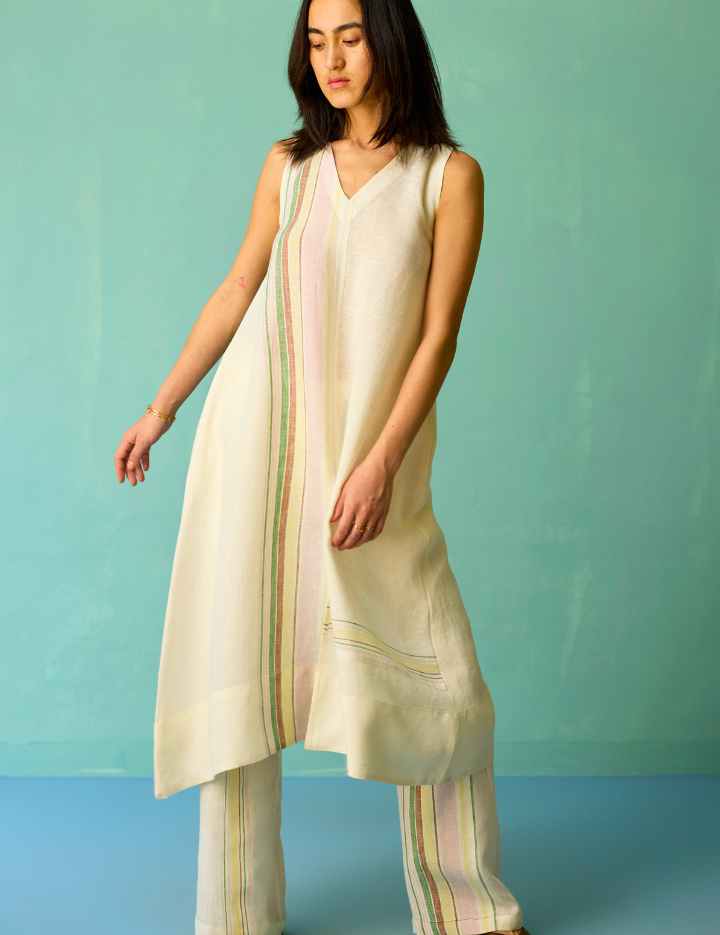 Vanya-Sleeveless-Kurta-R_f0f5d1cc-d101-41a1-a758-1656bf824cb8.png