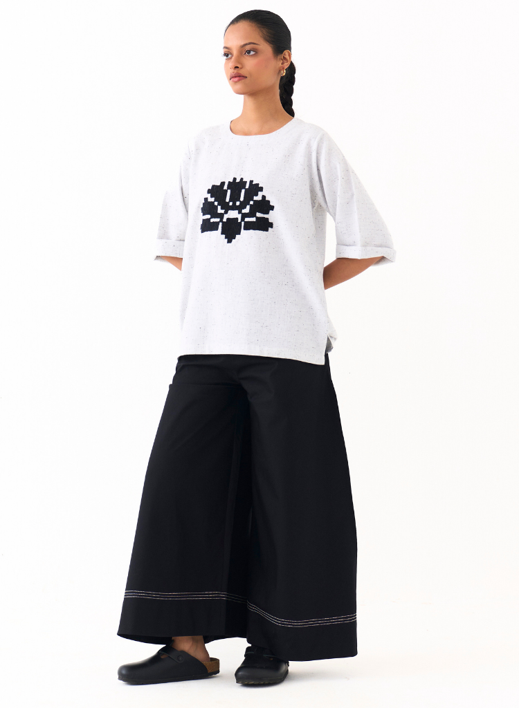 Wave Embroidered Set