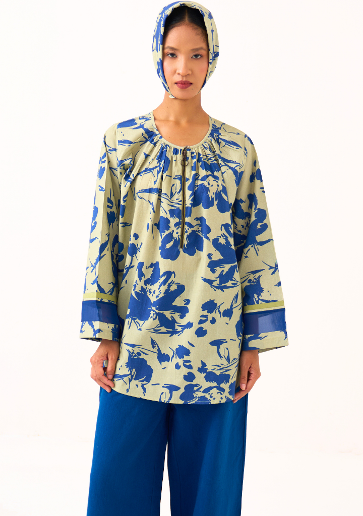 Wide Sleeve Gather Neck Top