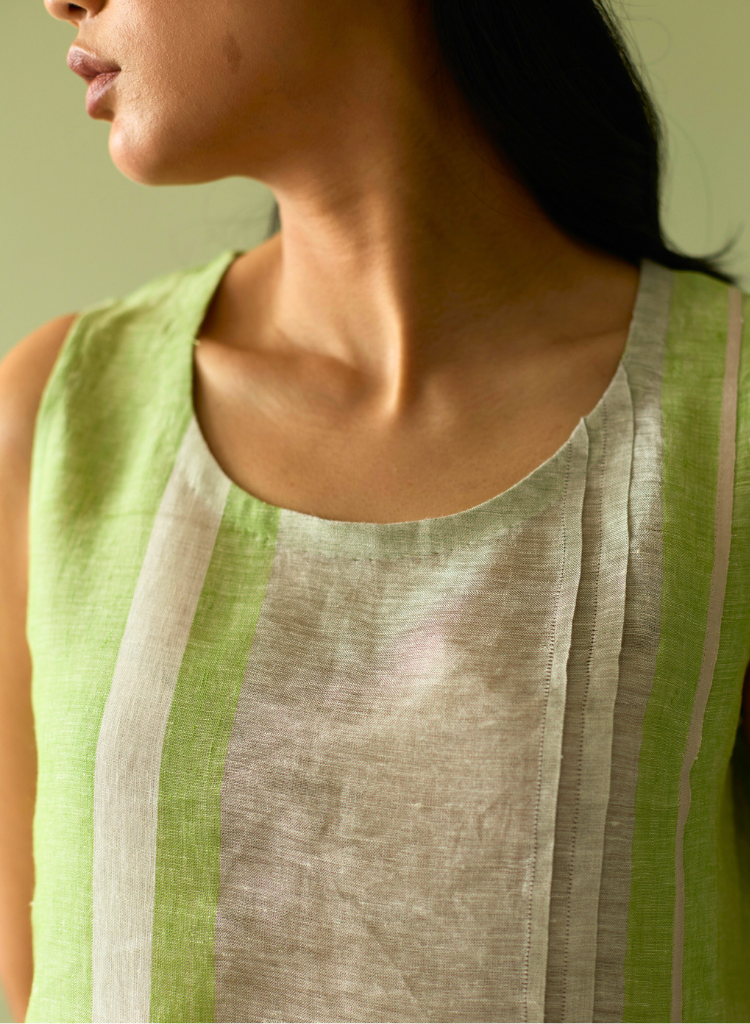 Yara Sleeveless Border Kurta