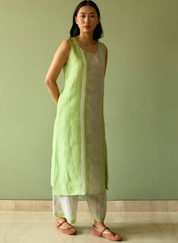 Yara Border Kurta Set